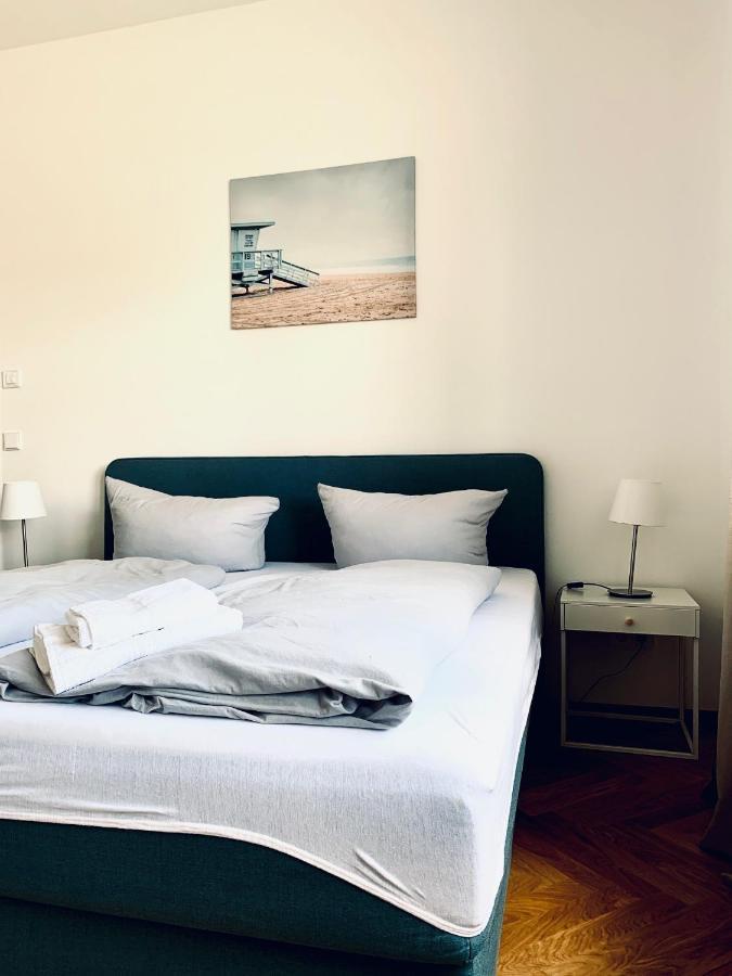Modernes Apartment Am See Mit Terrasse غروسريشن المظهر الخارجي الصورة