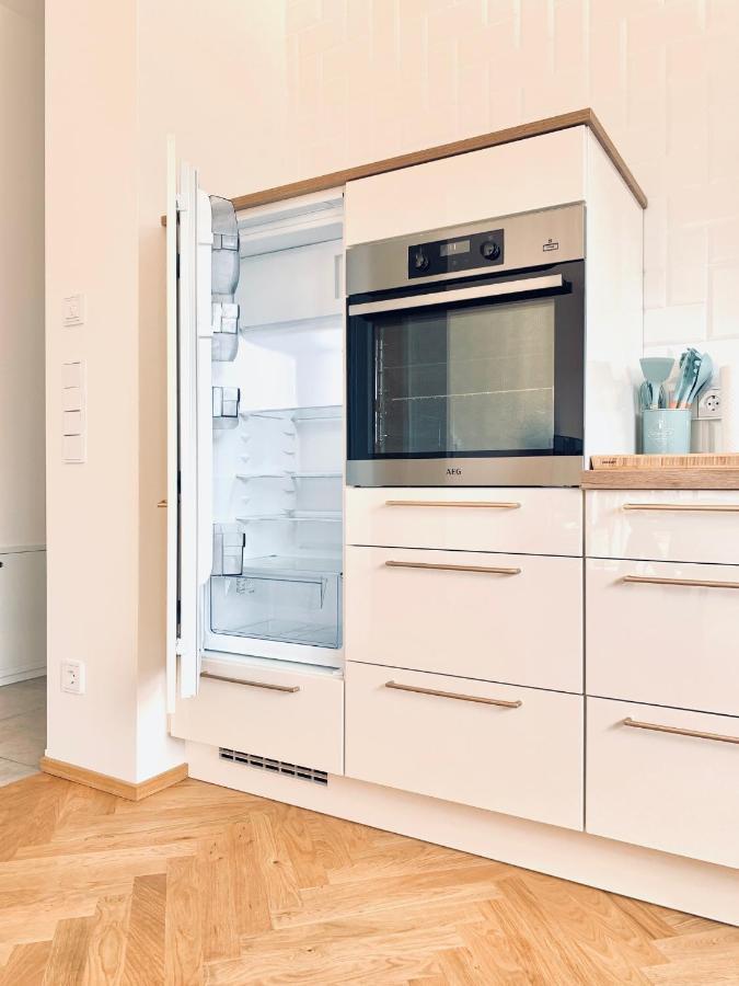 Modernes Apartment Am See Mit Terrasse غروسريشن المظهر الخارجي الصورة