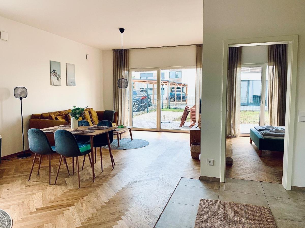 Modernes Apartment Am See Mit Terrasse غروسريشن المظهر الخارجي الصورة